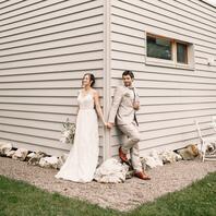 Brautpaar an den Matador Lodges in Grabenstätt